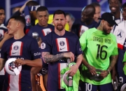 开云体育下载-法甲赛场上球员们的豪华庆祝场面