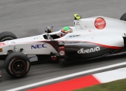 开云体育中国官网-包含哈斯车队完胜雷诺车队，佩雷兹高光表现的词条