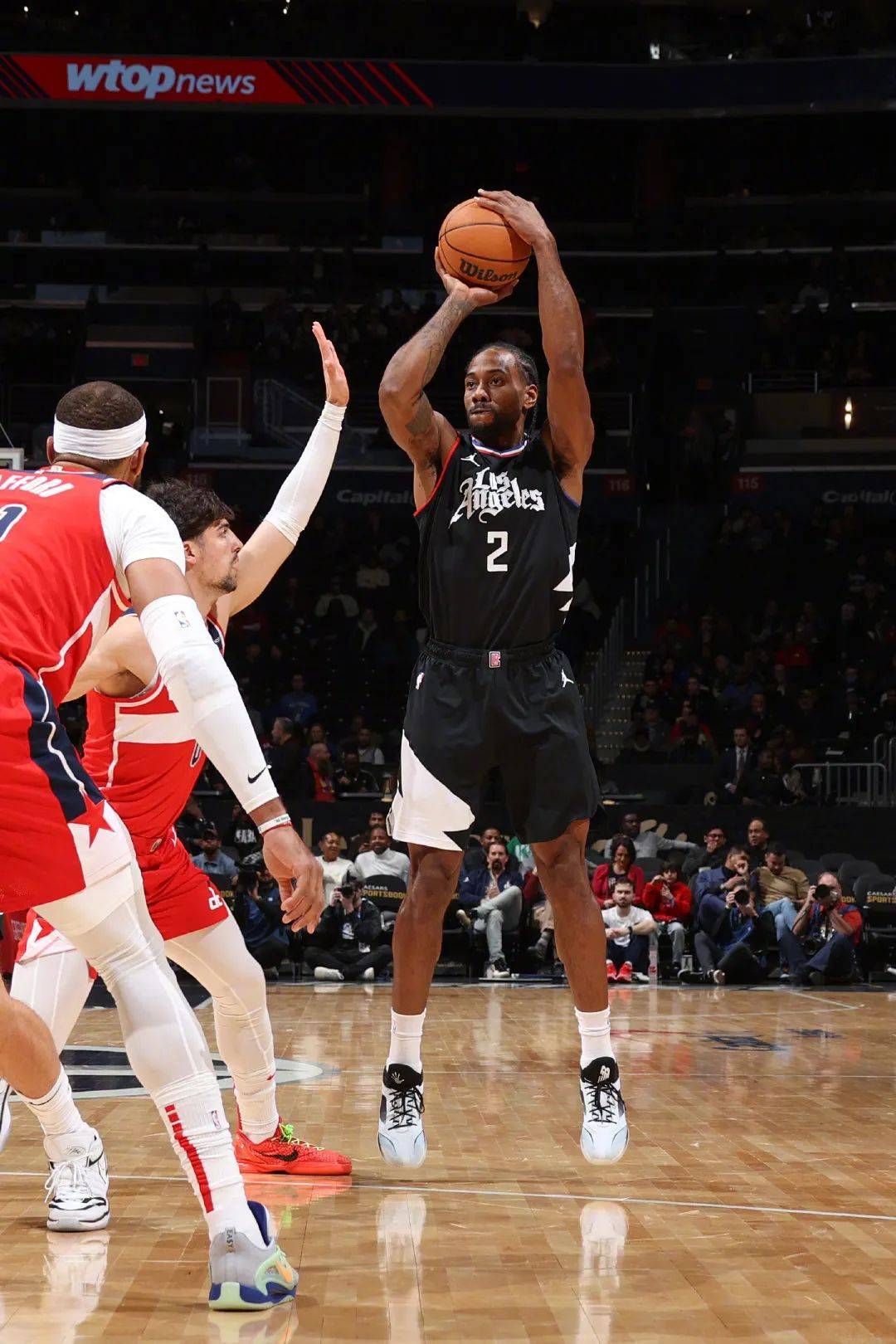 奇才险胜猛龙，伦纳德高光表现