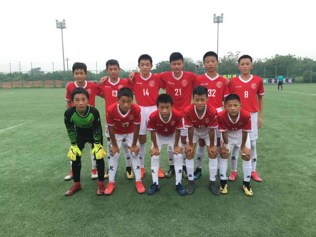 一轮热血足坛大战，大连一方大胜对手