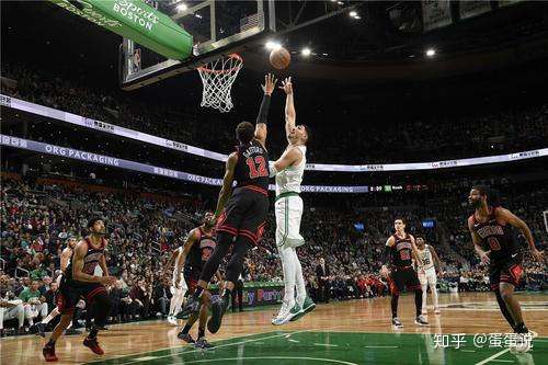 关于凯尔特人轻取天津队，戈贝尔刷新纪录的信息