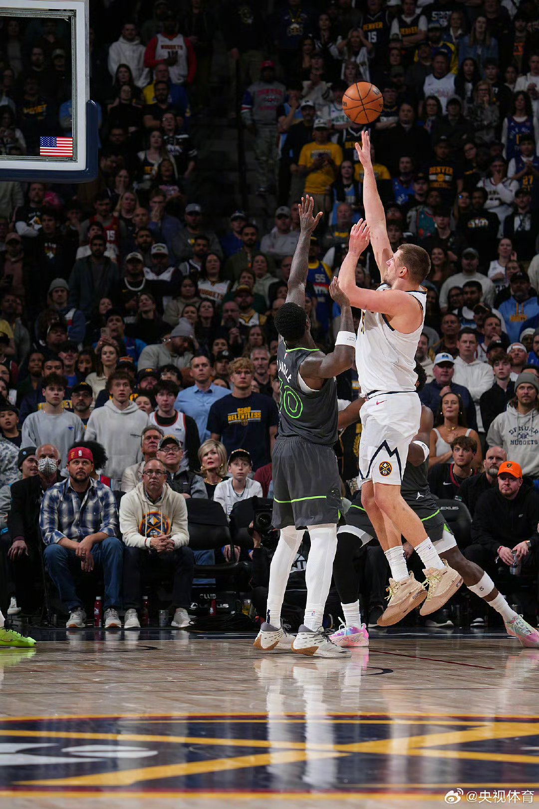 灰熊击败开拓者令人惊叹，约维奇超神表现引发共鸣的简单介绍