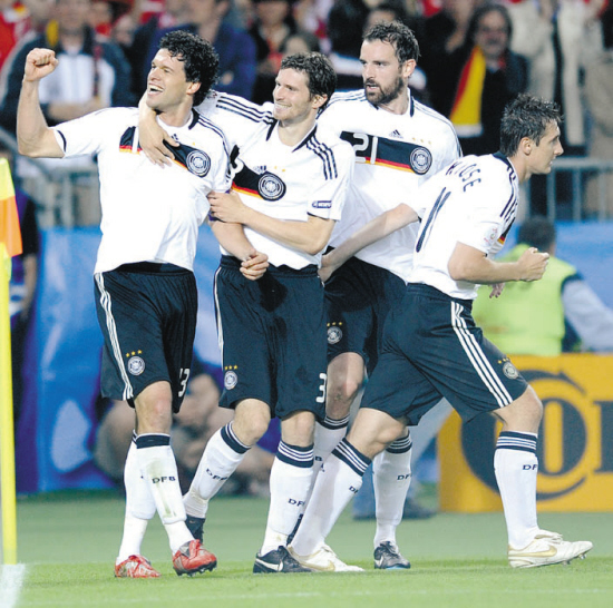 关于中国队力克德国队，黄鸭组合关键制胜的信息