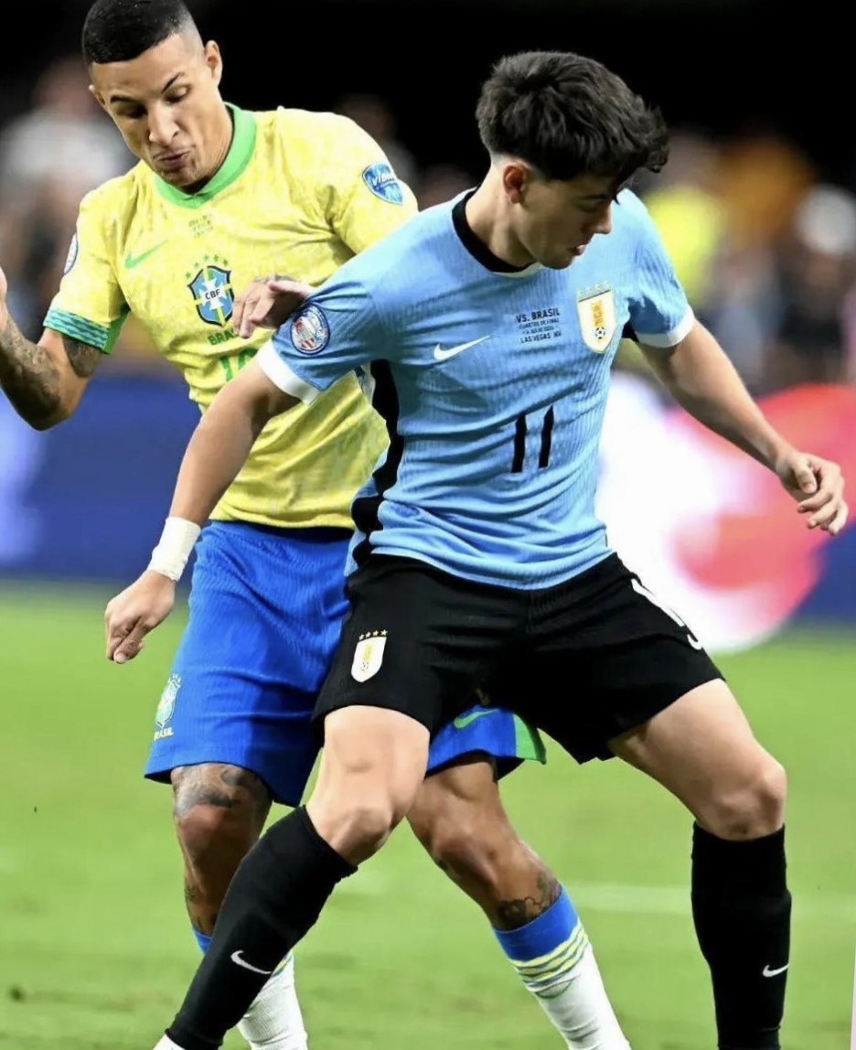 英格兰逆转乌拉圭，本泽马关键制胜