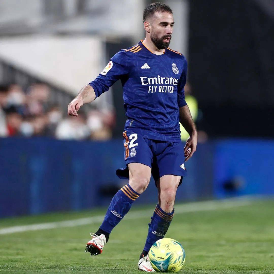 英格兰逆转乌拉圭，本泽马关键制胜