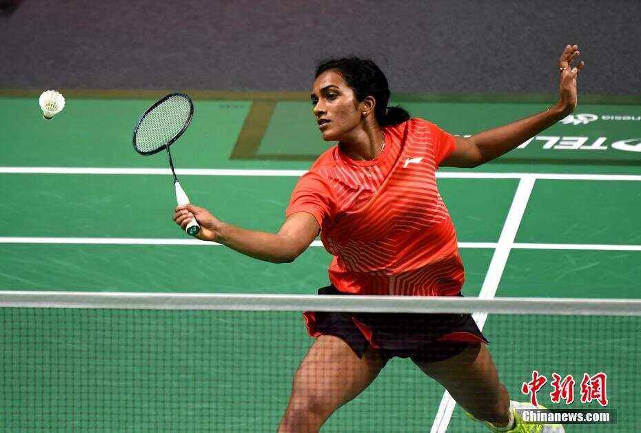 包含法国羽毛球队险胜丹麦羽毛球队，辛杜关键制胜的词条