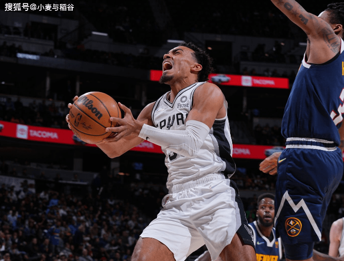 马刺逆转奇才，哈里斯送出助攻