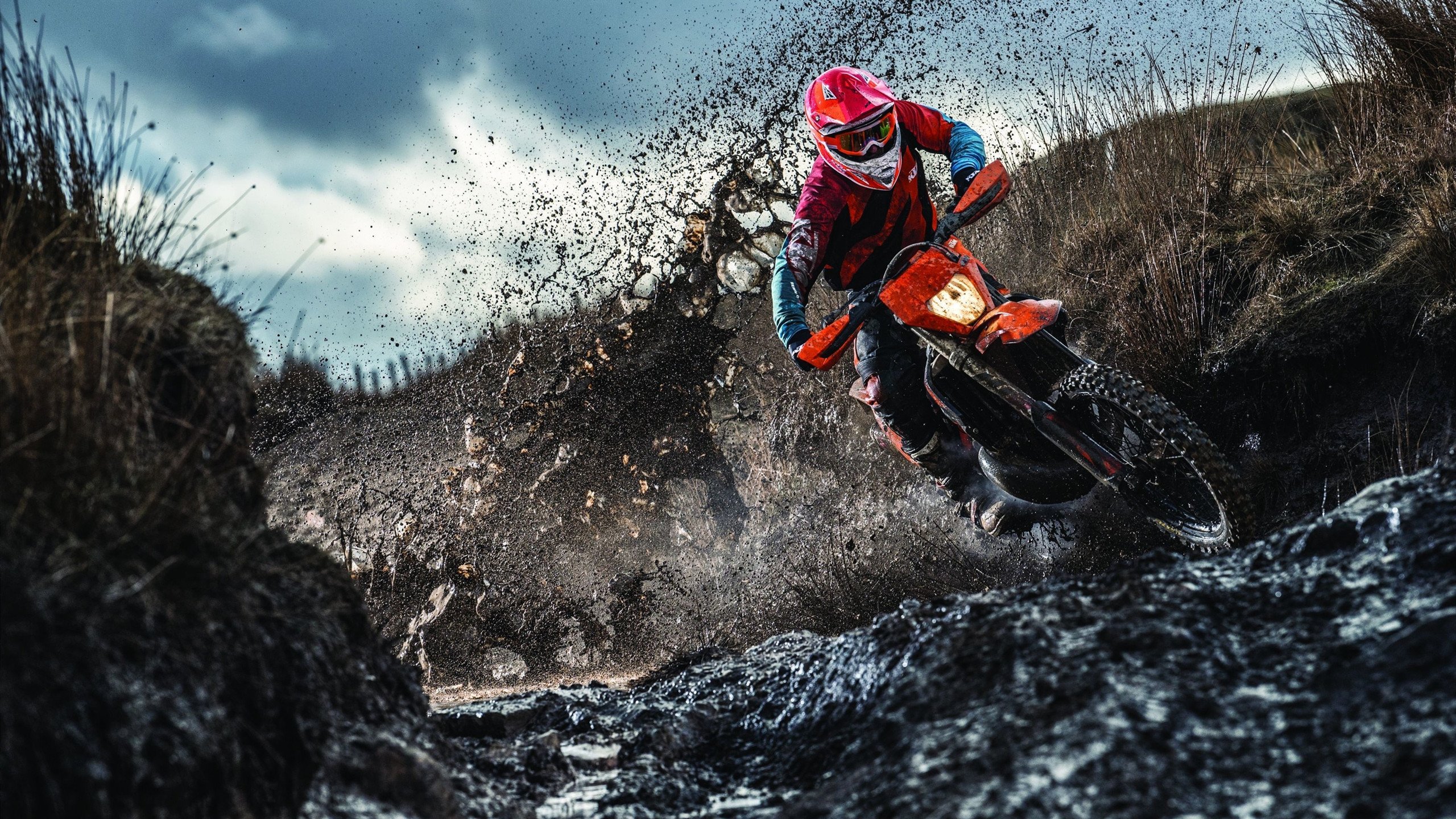 哥斯达黎加奇迹，淘汰巴黎的足球密码，黄喜灿如何成为关键先生？