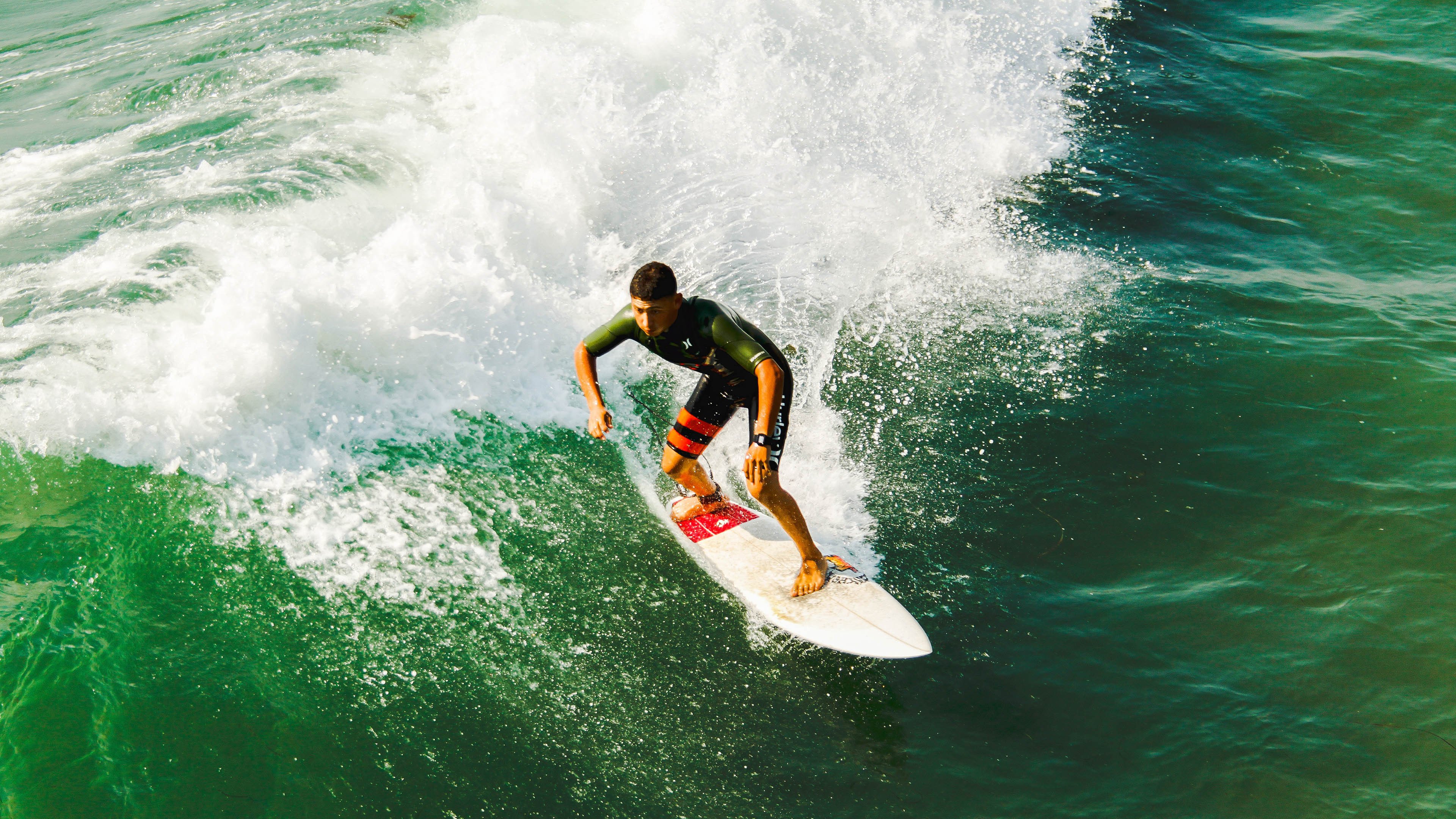 当巴黎的星光被收割,苏亚雷斯欧冠半决赛的永恒接管