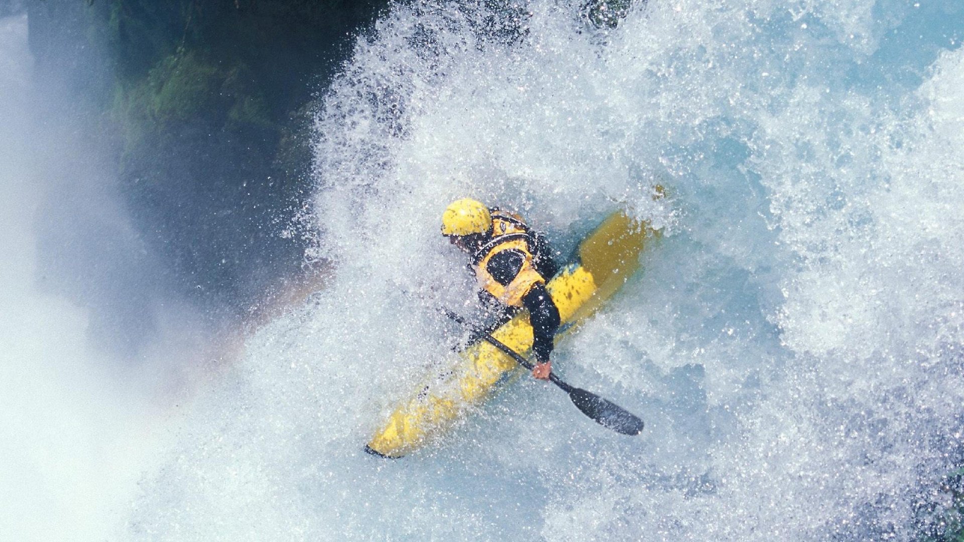 赛道与球场,双线争锋中的唯一性对决